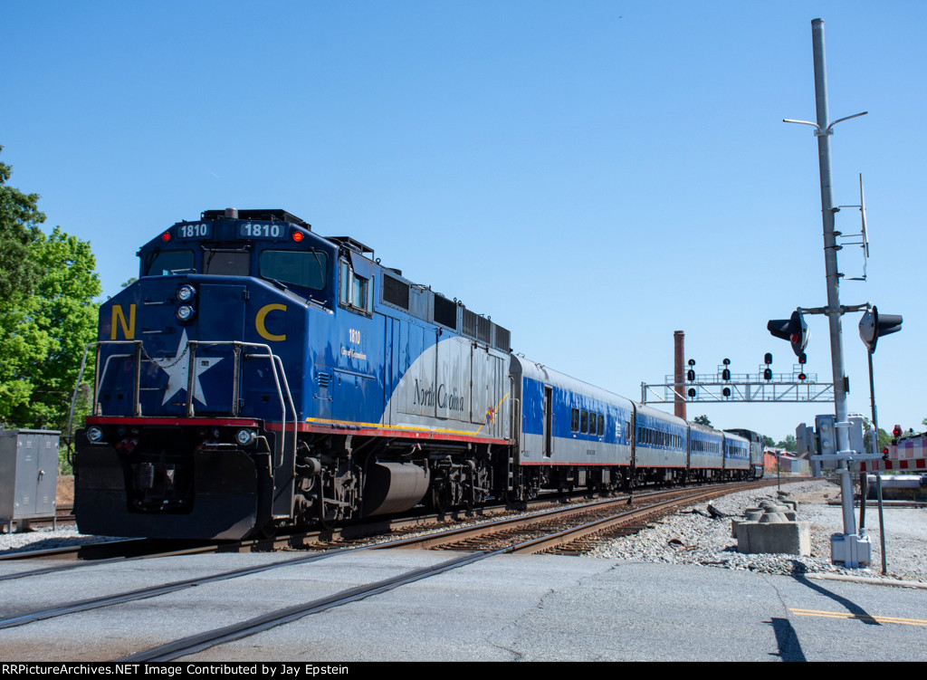 NCDOT 1810 brings up the rear of train #72